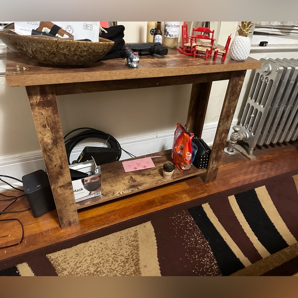 It’s a nice little table for your walkway or entrance.